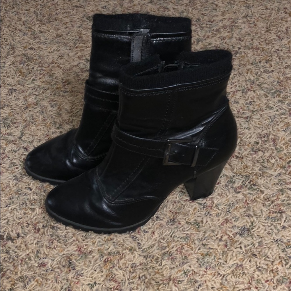 Black boots!